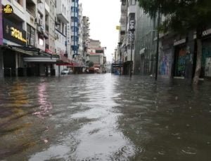 İzmir’de Sel Daha Az Hasarla Atlatılabilir Miydi?