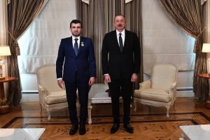 Azerbaycan Cumhurbaşkanı Aliyev’den Selçuk Bayraktar’a “Karabağ Nişanı”