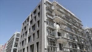 İzmir’deki deprem konutlarının teslimine depremin yıl dönümünde başlanacak