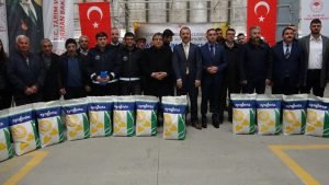 Çanakkale’de üreticilere devlet katkılı ayçiçeği tohumu