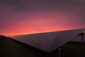 Gece de elektrik üretebilen güneş paneli icat edildi