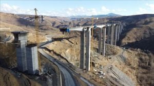 Eğiste Hadimi Viyadüğü’nde çalışmaların yüzde 72’si tamamlandı