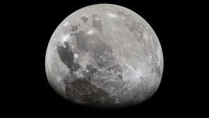 Jüpiter’in uydusu Europa’da su, yüzeye düşünülenden daha yakın olabilir