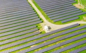 Küresel yenilenebilir kurulumları 2021’de rekor kırdı