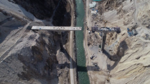 Yusufeli Barajı köy yolları yapımı inşaatlarında çalışmalar devam ediyor