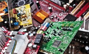 Atık elektronik eşyaları üreten toplayacak