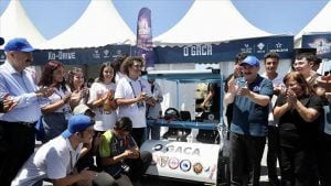 Bakan Varank, TEKNOFEST Robotaksi Binek Otonom Araç Yarışması’na katılan araçları inceledi